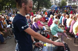 Trivselkväll i stadsparken. Foto: David Fryxelius.