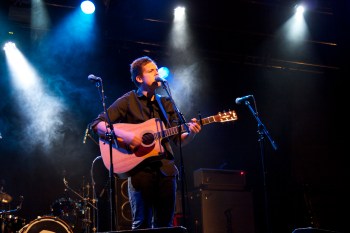 Elever från Solbergagymnasiets musikestetprogram för Musikhjälpen på Ritz i Arvika. Foto: David Fryxelius.