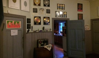 Silence Studio är fylld av historia från dess 40-åriga historia. Här ses några utmärkelser. Foto: David Fryxelius.