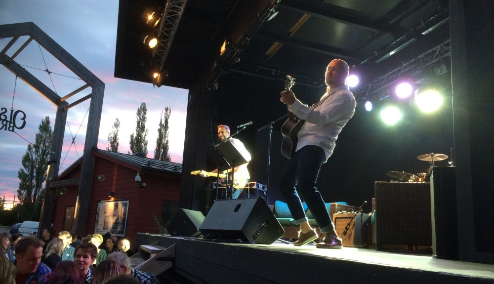 Allsångskryssning med Johan Östling och Björn Starrin på Olssons Brygga. Foto: David Fryxelius.