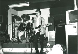 Tomas i Doktor Glas på DIP-teatern (källaren på nuvarande Musikskolan) 1986 (?). Foto utlånat av: Magnus Fors.
