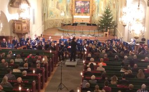 Julkonsert med Arvika stadsmusikkår i Trefaldighetskyrkan. Foto: David Fryxelius.