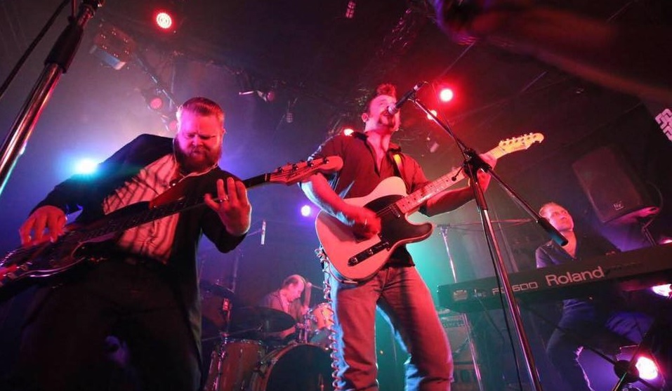 Snakebite på scen! Foto: Snakebite.