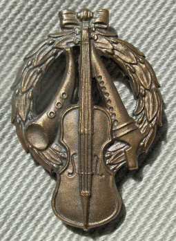 Zornmärket i brons. Foto: Wikipedia.