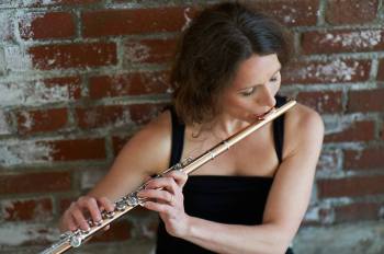 Ann Elkjär uppträder på Glafsfjordens musikfestival 2018. Foto: Glafsfjordens musikfestival.