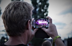 Publik på Sven-Ingvars på Arvika Hamnfest 2018. Foto: David Fryxelius.