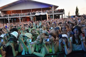 Publik på Hov1 konsert på Arvika Hamnfest 2019. Foto: David Fryxelius.