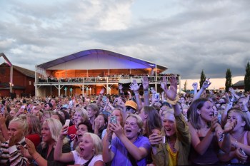 Publik på Veronica Maggios konsert på Arvika Hamnfest 2019. Foto: David Fryxelius.