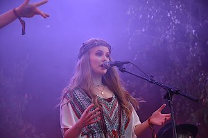 Stina Olsson i Nephila på Arvika Hamnfest 2019. Foto: David Fryxelius.