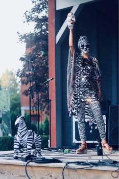 Sebra på Trivselkvällen i Stadsparken 2018. Foto: Sebra.