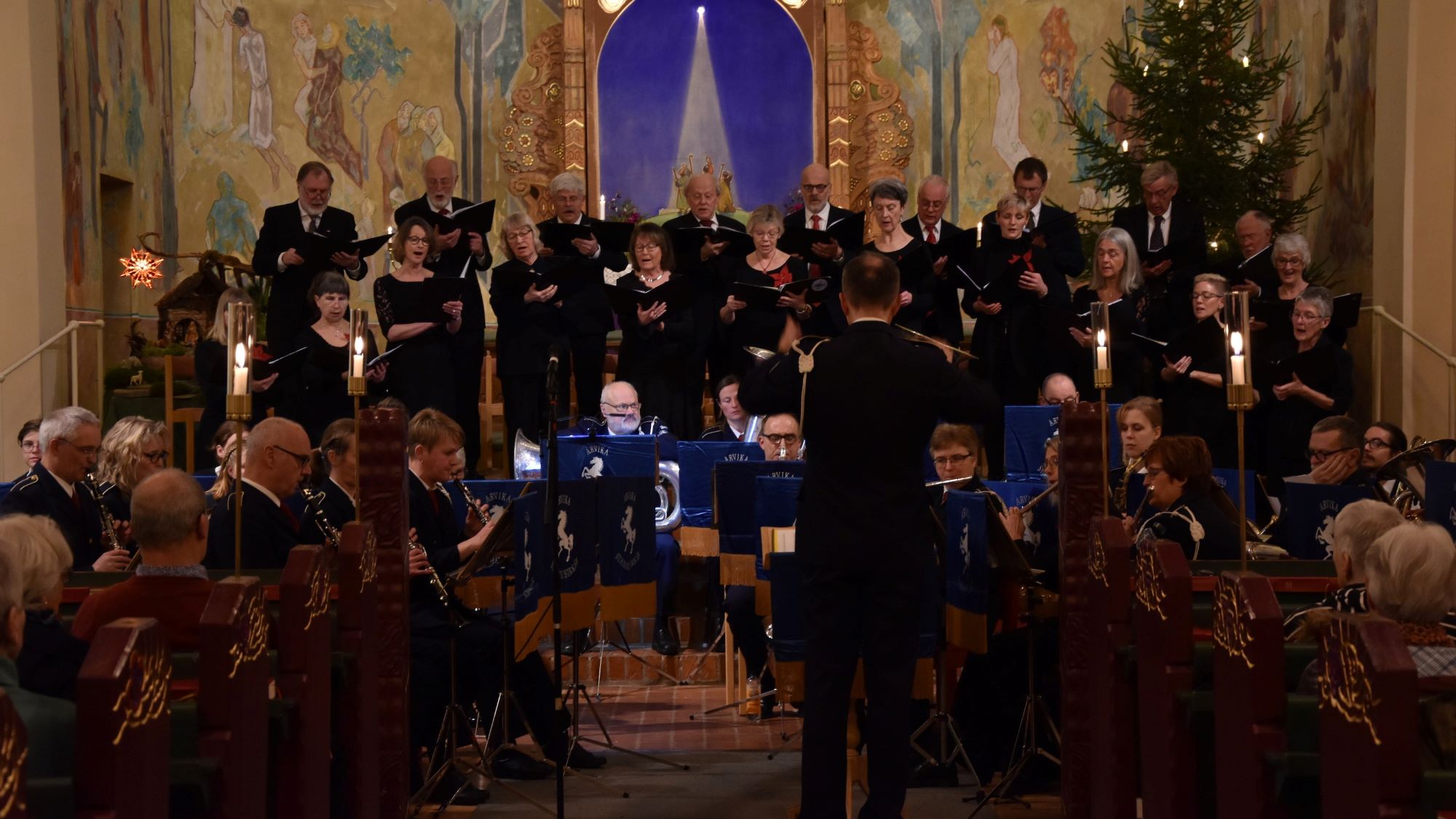 Julkonsert med Arvika Stadsmusikkår och Arvika Kammarkör. Foto: David Fryxelius.