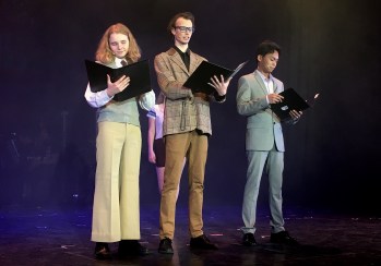 Antagningsnämnden i Legally Blonde. Foto: David Fryxelius.