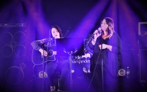 Petra & Sara på Music against Covid-19 del 2 på Ritz. Foto: David Fryxelius.