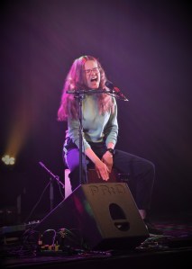 Linnea Waljestål på Music against Covid-19 del 2 på Ritz. Foto: David Fryxelius.