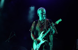 Torbjörn Solberg i T-Bear and the Dukes på Piren Live 2020. Foto: David Fryxelius.