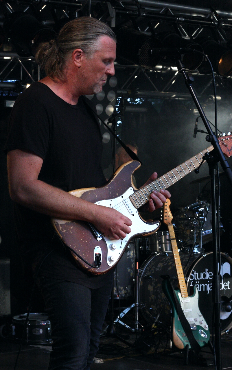 Fredrik Uvefalk i Clarksville på Viksholmsfestivalen 2021. Foto: David Fryxelius.