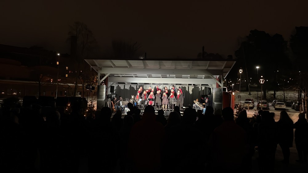 Julkonsert med SingOut och band. Foto: David Fryxelius