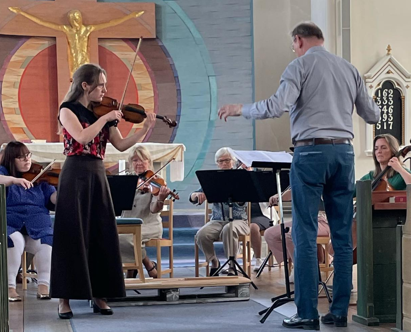 Maya Crawford Phillips och Arvika stråkorkester. Foto: David Fryxelius.