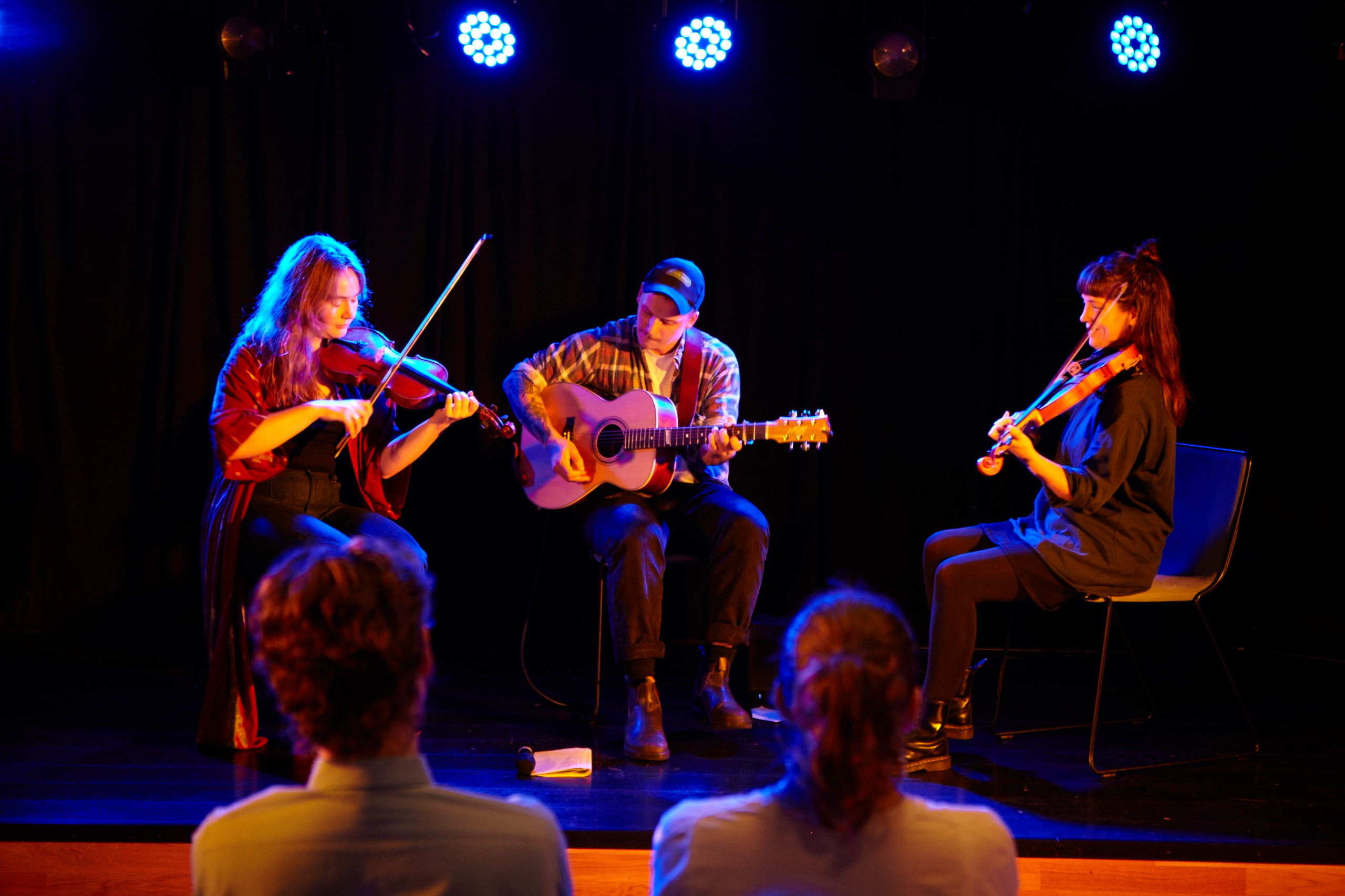 Lovisa Lundmark med vänner. Foto: Emanuel Blom, Arvikafolk.
