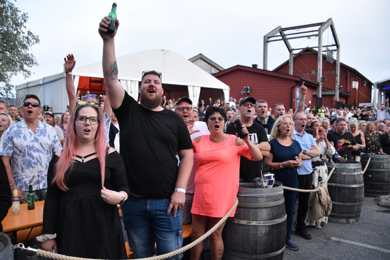 Publik på Status Quo på Arvika Hamnfest 2024. Foto: David Fryxelius.