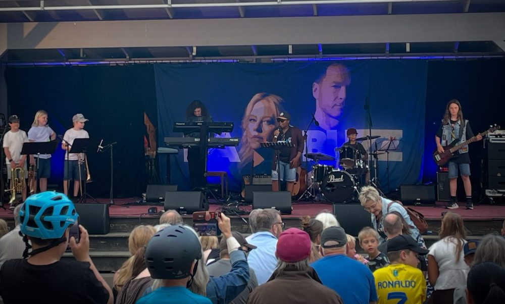 Musikskolan i Arvika uppträder på Sommarkväll i stadsparken 2025. Foto: David Fryxelius.