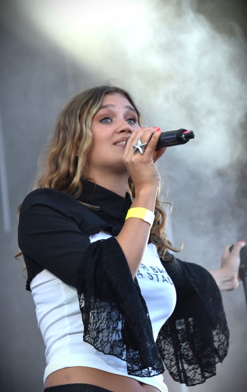 Ida Lova på Arvika Hamnfest 2025. Foto: David Fryxelius.