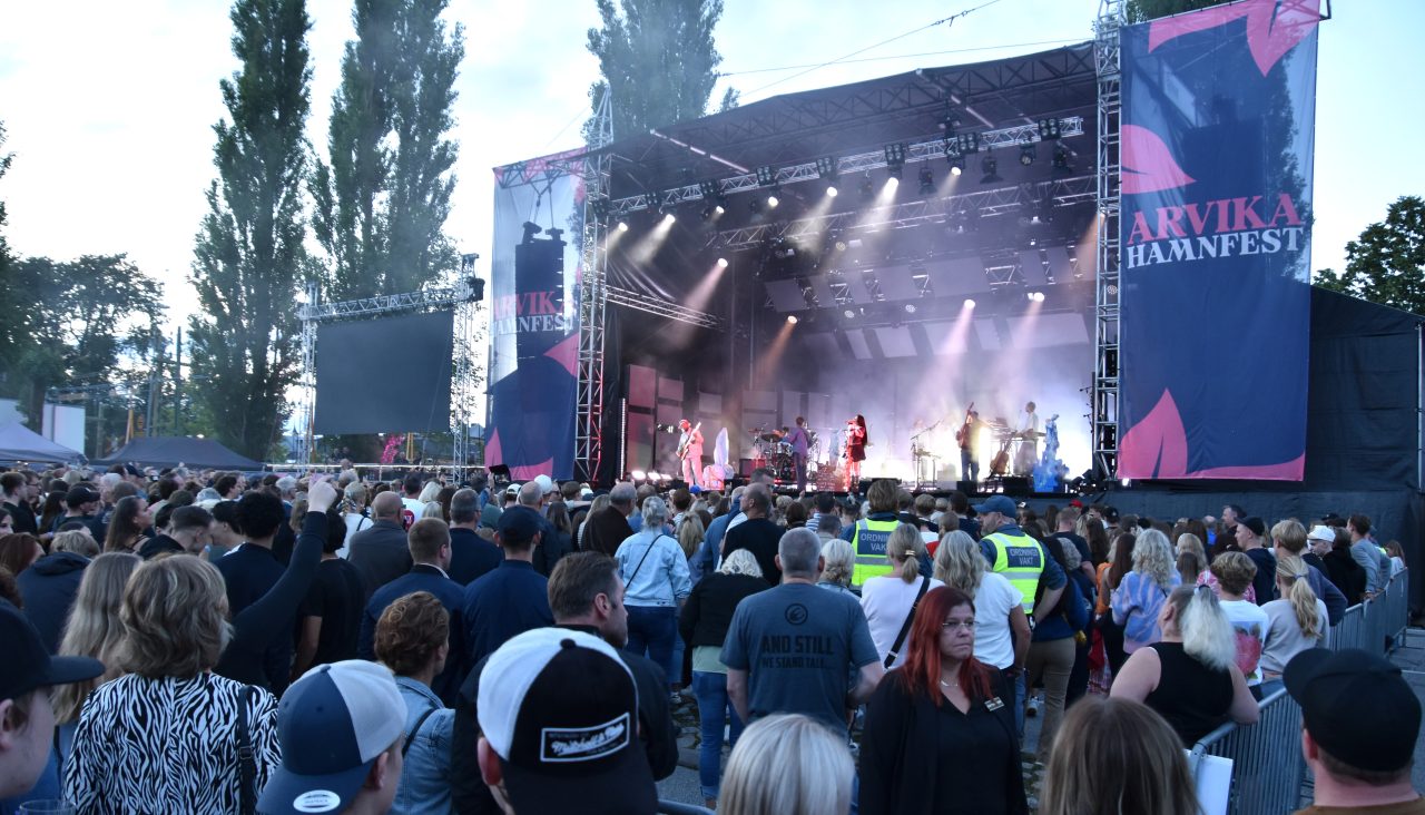 Publik på Miriam Bryant på Arvika Hamnfest 2025. Foto: David Fryxelius.